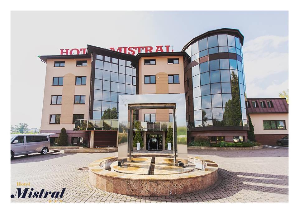 Hotel Mistral 马尔基 外观 照片