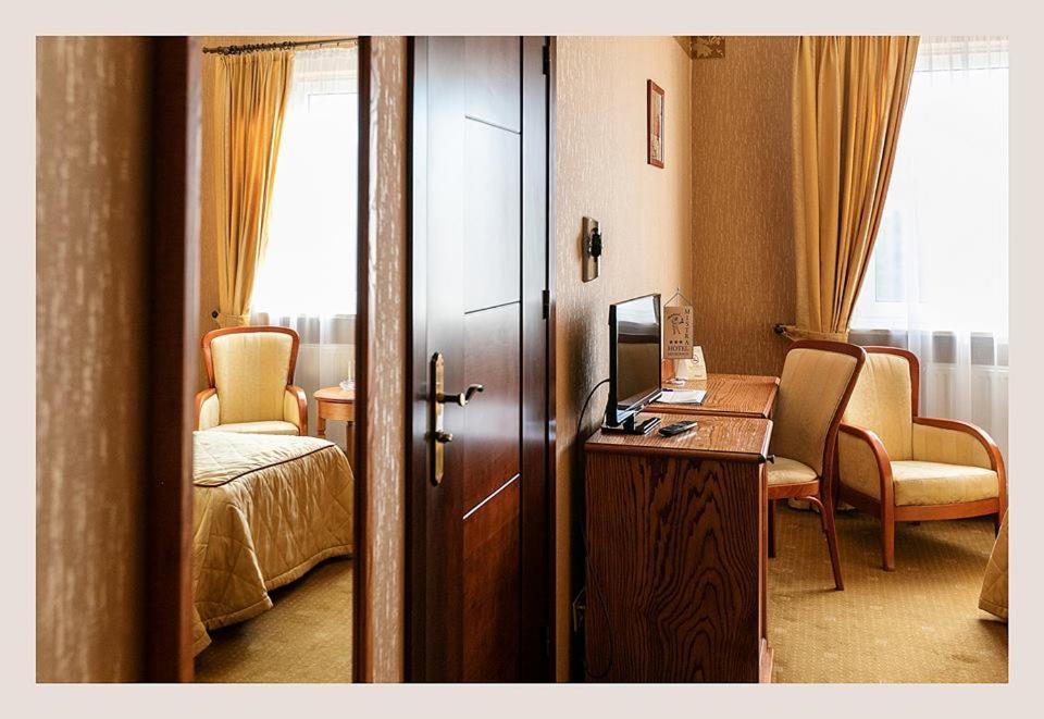 Hotel Mistral 马尔基 外观 照片