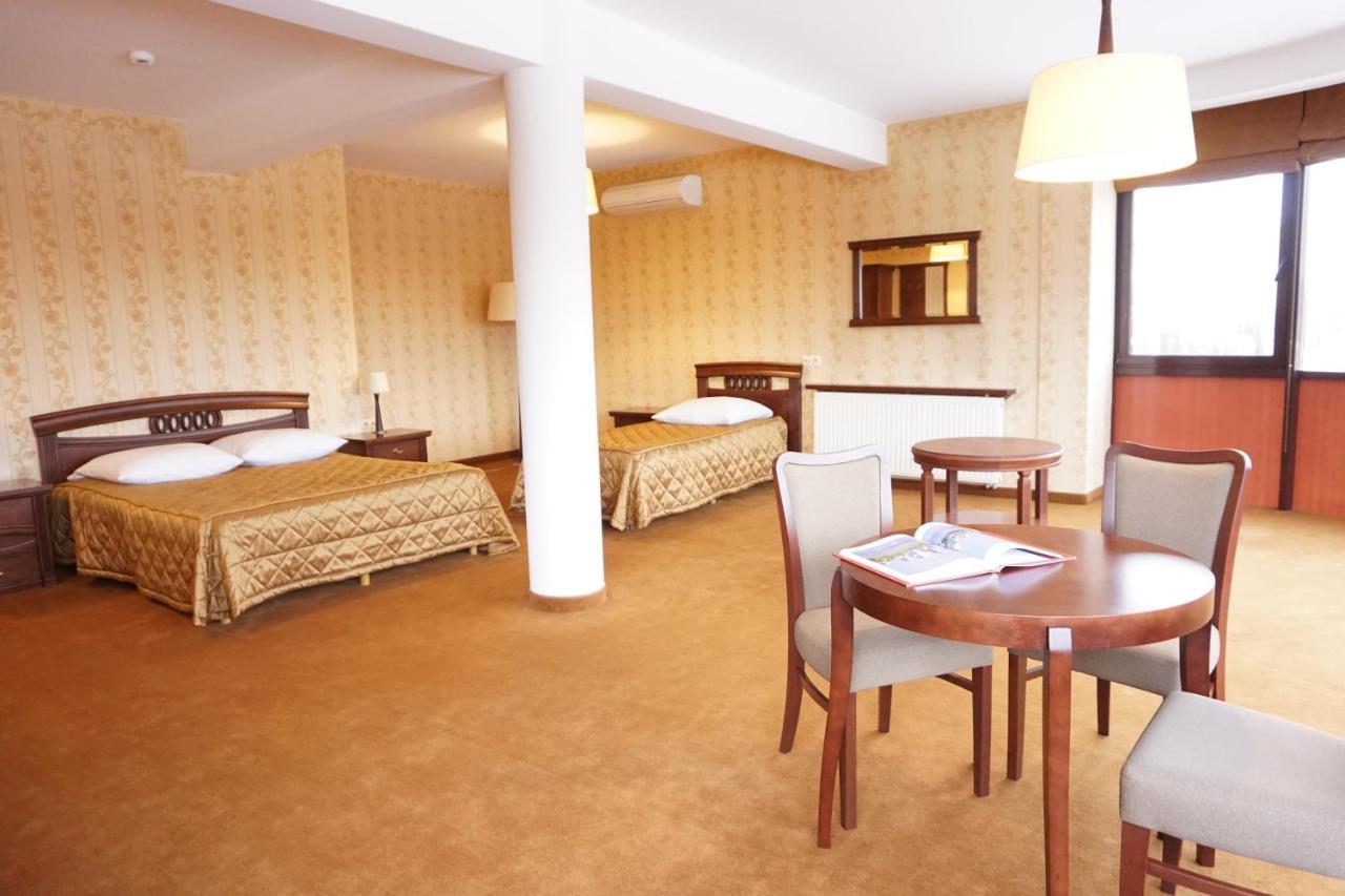 Hotel Mistral 马尔基 外观 照片